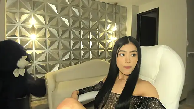 zoerouse  online show from 11/28/25, 08:09