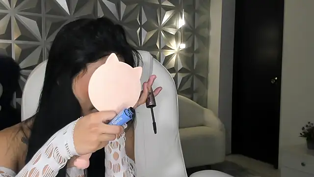 zoerouse  online show from 12/05/25, 08:50