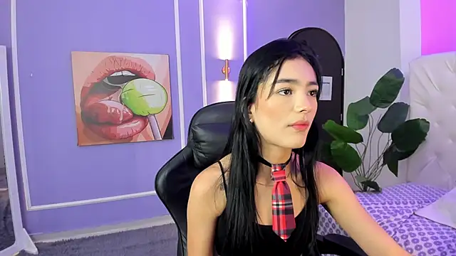 zoerouse  online show from 12/04/25, 08:52