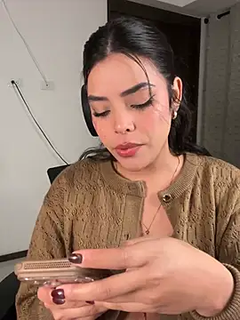 Snapshot of Sara-Evans chatting on 01/15/26, 01:09 Sara-Evans online show from 01/15/26, 01:09