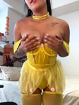 Sara-Evans online show from 10/31/25, 06:26