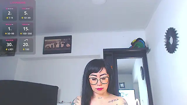 Snapshot of Vicky_hotmilf chatting on 05/13/26, 08:21 Vicky hotmilf online show from 05/13/26, 08:21