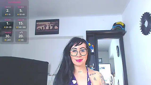 Snapshot of Vicky_hotmilf chatting on 06/19/26, 10:21 Vicky hotmilf online show from 06/19/26, 10:21