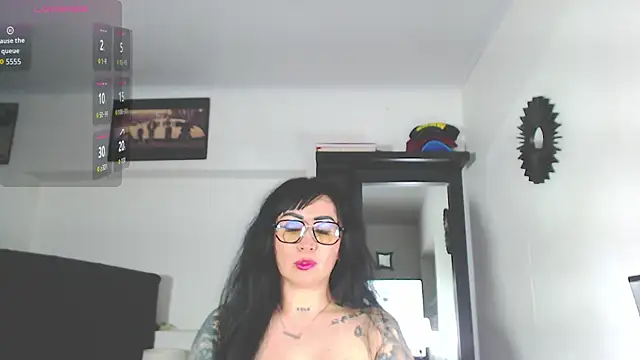 Snapshot of Vicky_hotmilf chatting on 10/08/25, 02:40 Vicky hotmilf online show from 10/08/25, 02:40