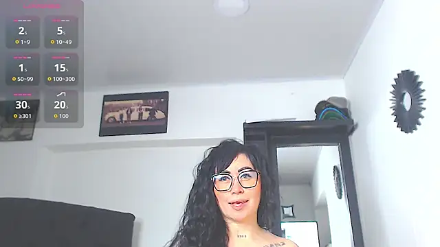 Snapshot of Vicky_hotmilf chatting on 05/29/26, 11:27 Vicky hotmilf online show from 05/29/26, 11:27