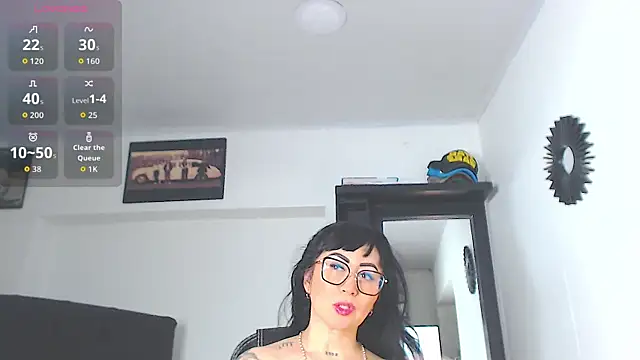 Snapshot of Vicky_hotmilf chatting on 04/30/26, 08:21 Vicky hotmilf online show from 04/30/26, 08:21