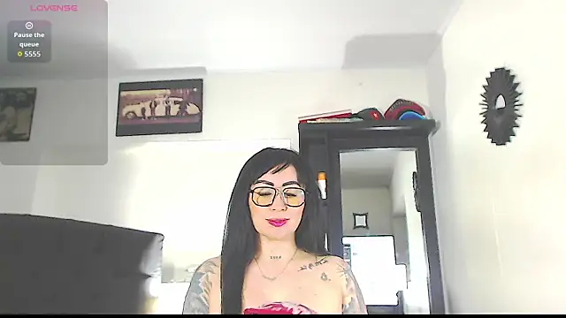 Vicky hotmilf online show from 11/10/25, 11:04