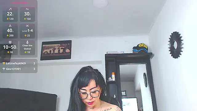 Snapshot of Vicky_hotmilf chatting on 04/28/26, 11:20 Vicky hotmilf online show from 04/28/26, 11:20