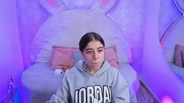 Gaby louse online show from 04/07/26, 08:21