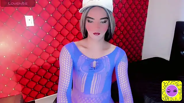 Snapshot of MIA_HOT23CM_S7S chatting on 10/01/25, 08:24 MIA HOT23CM S7S online show from 10/01/25, 08:24