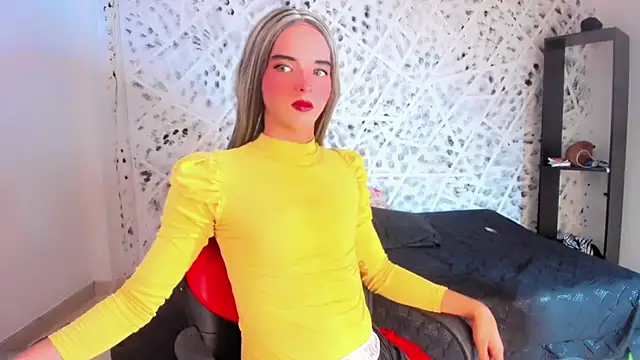 Snapshot of MIA_HOT23CM_S7S chatting on 10/09/25, 07:03 MIA HOT23CM S7S online show from 10/09/25, 07:03