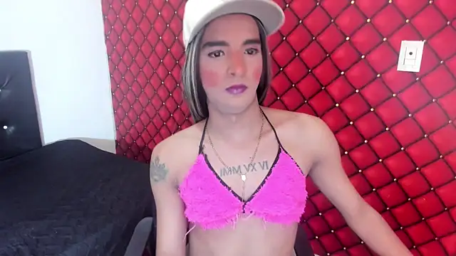 Snapshot of MIA_HOT23CM_S7S chatting on 10/08/25, 08:53 MIA HOT23CM S7S online show from 10/08/25, 08:53