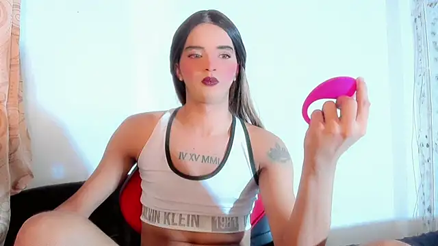 Snapshot of MIA_HOT23CM_S7S chatting on 10/19/25, 12:19 MIA HOT23CM S7S online show from 10/19/25, 12:19