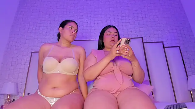 Snapshot of Mia_and_lexy chatting on 10/10/25, 02:34 Mia and lexy online show from 10/10/25, 02:34