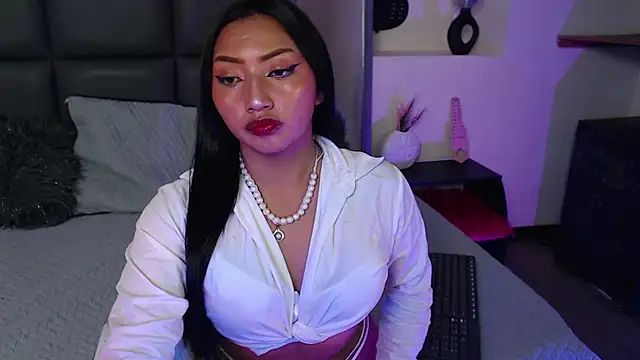 Snapshot of Isabella_Diamon chatting on 09/09/25, 01:27 Isabella Diamon online show from 09/09/25, 01:27