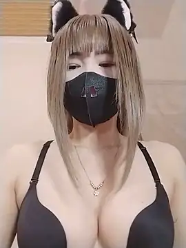 Snapshot of Helen69x chatting on 04/13/26, 03:05 Helen69x online show from 04/13/26, 03:05