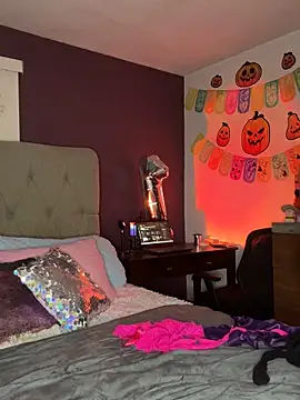 MyHoneyFrida online show from 10/18/25, 04:03