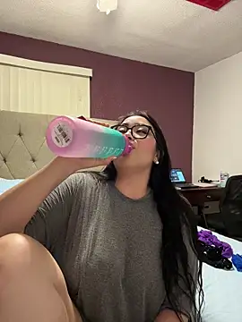 MyHoneyFrida online show from 11/28/25, 05:07