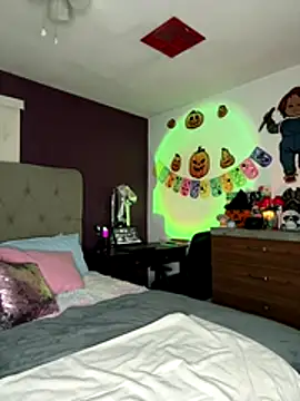 MyHoneyFrida online show from 10/24/25, 03:49