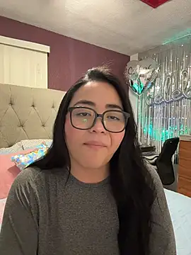MyHoneyFrida online show from 12/23/25, 04:34