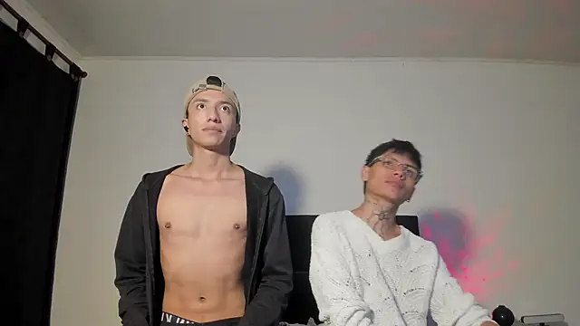 mhatias  online show from 11/16/25, 03:33