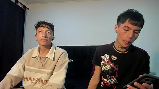 mhatias  online show from 11/13/25, 02:59