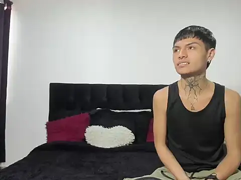 mhatias  online show from 10/06/25, 11:33