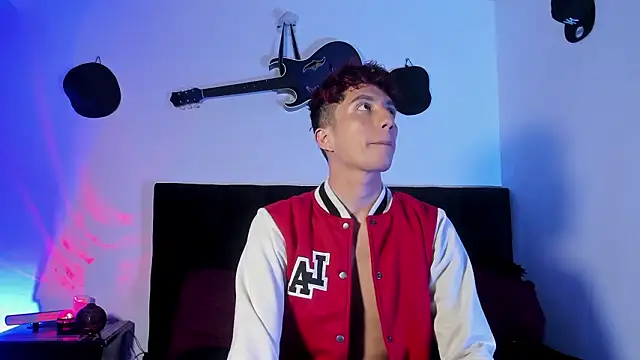 mhatias  online show from 02/18/26, 01:58