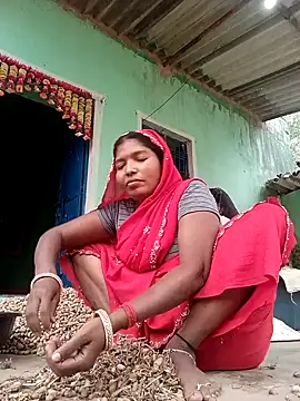 Jivika Jaiswal online show from 10/22/25, 03:17