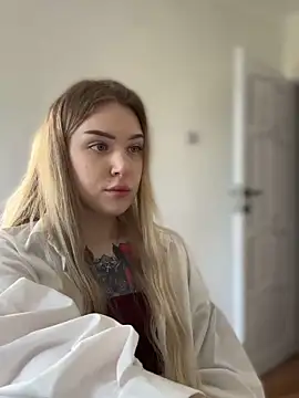 Snapshot of elliss_ chatting on 09/24/25, 09:05 elliss online show from 09/24/25, 09:05