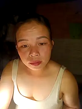 Snapshot of KumChyn chatting on 10/12/25, 12:39 KumChyn online show from 10/12/25, 12:39