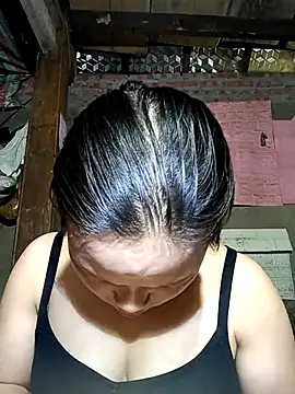 Snapshot of KumChyn chatting on 09/15/25, 12:55 KumChyn online show from 09/15/25, 12:55