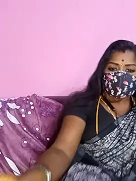 Snapshot of tamilammukuttyy chatting on 05/14/26, 03:25 tamilammukuttyy online show from 05/14/26, 03:25