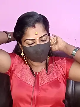Snapshot of tamilammukuttyy chatting on 04/30/26, 11:28 tamilammukuttyy online show from 04/30/26, 11:28