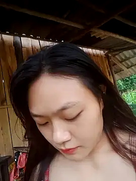 mai-xinh online show from 09/29/25, 12:50