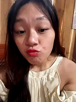 mai-xinh online show from 12/17/25, 04:28