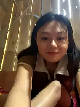 mai-xinh online show from 10/18/25, 12:45