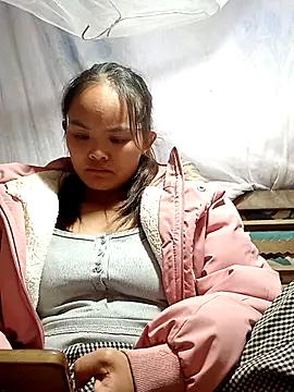 xinhxinhcute online show from 11/01/25, 12:32