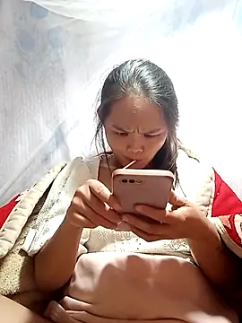 xinhxinhcute online show from 10/27/25, 09:32