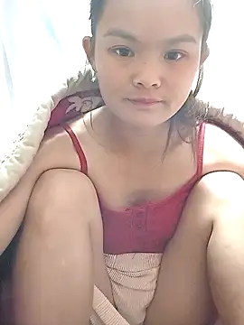 xinhxinhcute online show from 10/23/25, 04:22