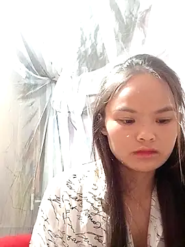 xinhxinhcute online show from 10/03/25, 09:49