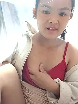 xinhxinhcute online show from 10/25/25, 12:43