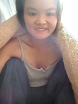 xinhxinhcute online show from 10/18/25, 11:51