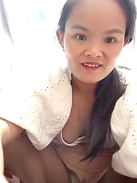 xinhxinhcute online show from 10/15/25, 02:36