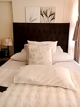 Creamy Chocolatex online show from 10/02/25, 12:19