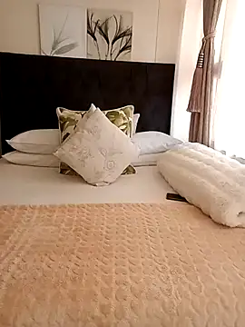 Creamy Chocolatex online show from 10/17/25, 08:39