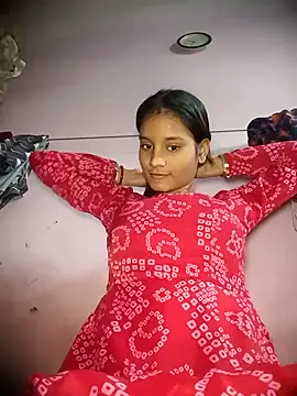 Hot Mayra  online show from 11/12/25, 05:00