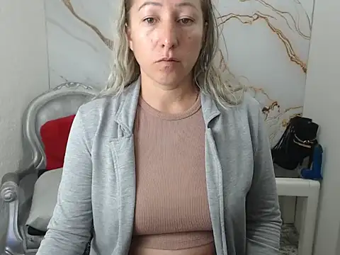 swetchrystal online show from 09/29/25, 12:55