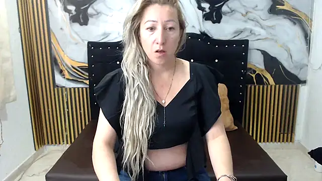 swetchrystal online show from 10/08/25, 02:07