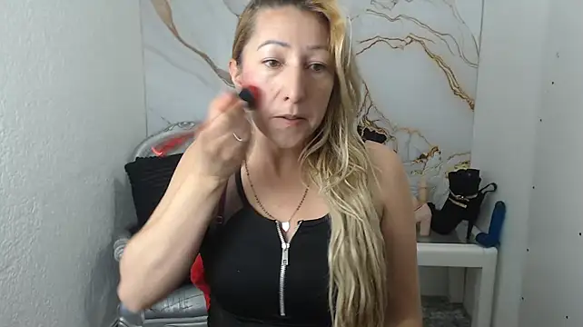 swetchrystal online show from 09/16/25, 01:01
